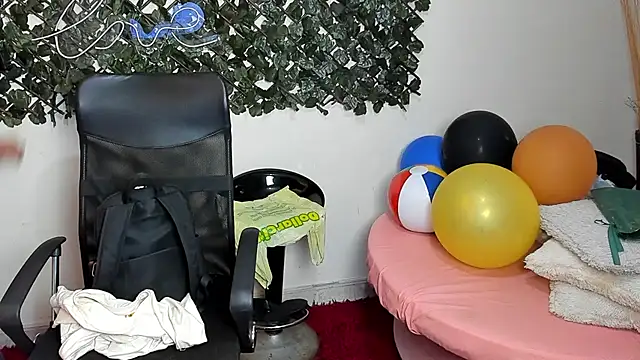 DestinyHills online show from June 22, 2026, 12:02 pm