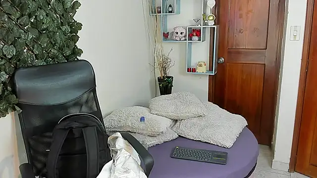 DestinyHills online show from July 24, 2026, 12:14 pm