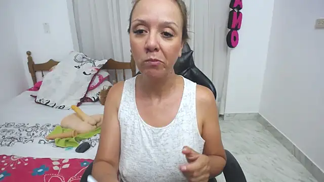 yeslluisa online show from March 2, 2025, 10:05 pm