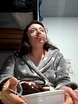 linda-schmidt online show from June 15, 2026, 12:46 am