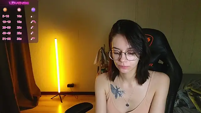 Snapshot of alyssa_sweet chatting on January 20, 2025, 6:21 am alyssa sweet online show from January 20, 2025, 6:21 am