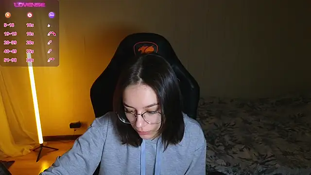 Snapshot of alyssa_sweet chatting on February 3, 2025, 5:29 am alyssa sweet online show from February 3, 2025, 5:29 am