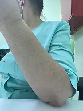 Snapshot of Alice_Sweetyyy chatting on January 14, 2025, 1:17 pm Alice Sweetyyy online show from January 14, 2025, 1:17 pm