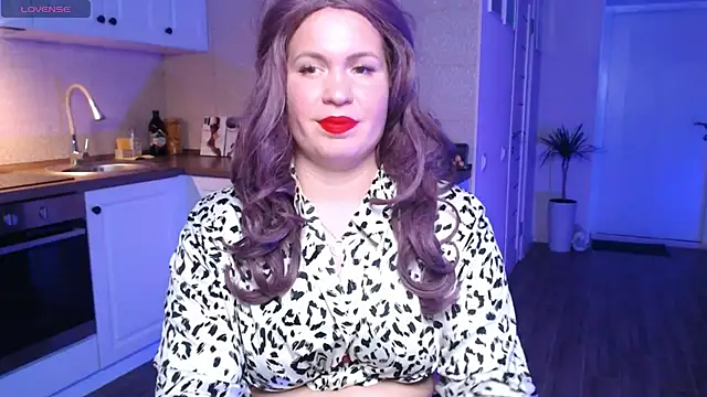 Snapshot of HotTiffani chatting on January 27, 2025, 3:18 pm HotTiffani online show from January 27, 2025, 3:18 pm