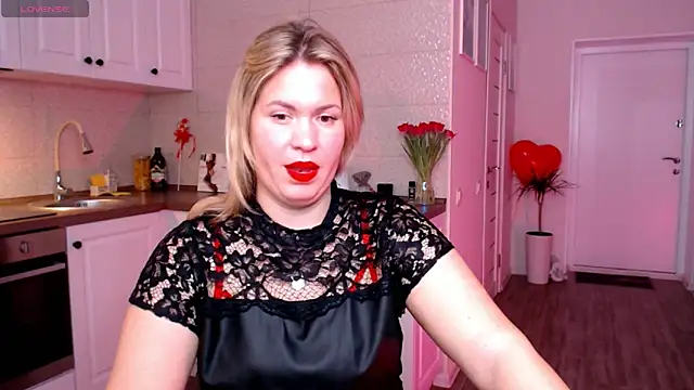 Snapshot of HotTiffani chatting on February 23, 2025, 12:05 pm HotTiffani online show from February 23, 2025, 12:05 pm