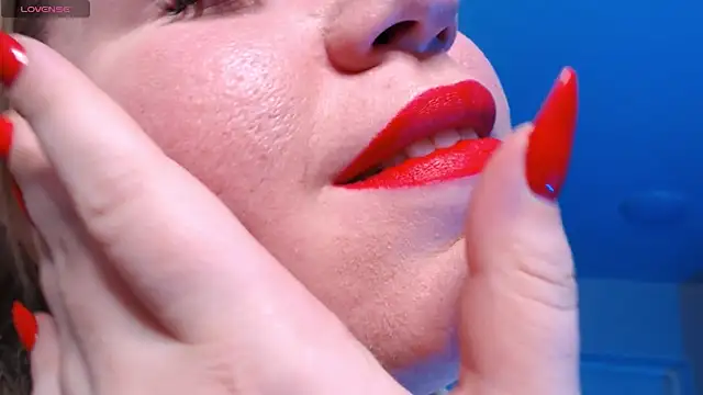 Snapshot of HotTiffani chatting on March 3, 2025, 8:05 am HotTiffani online show from March 3, 2025, 8:05 am