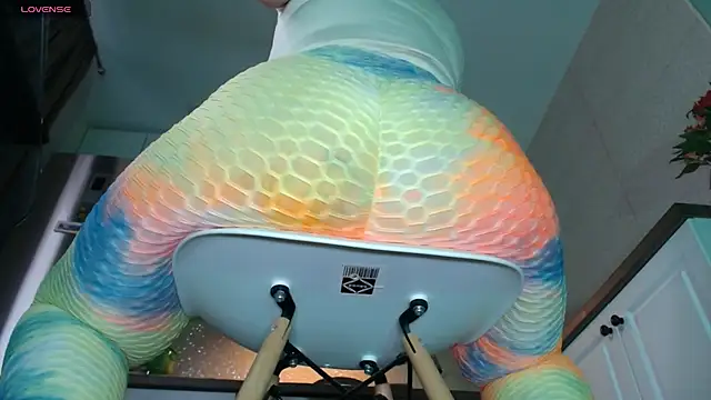 Snapshot of HotTiffani chatting on March 5, 2025, 12:11 pm HotTiffani online show from March 5, 2025, 12:11 pm