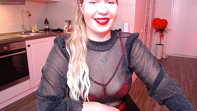 Snapshot of HotTiffani chatting on March 20, 2025, 9:04 am HotTiffani online show from March 20, 2025, 9:04 am