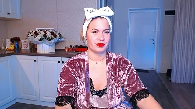 Snapshot of HotTiffani chatting on September 13, 2025, 5:07 am HotTiffani online show from September 13, 2025, 5:07 am