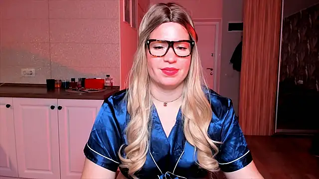 Snapshot of HotTiffani chatting on October 20, 2025, 5:52 am HotTiffani online show from October 20, 2025, 5:52 am