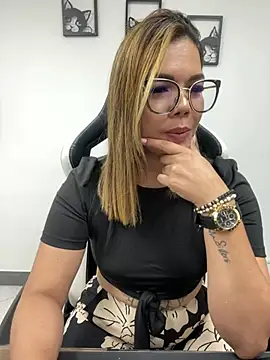 Snapshot of KellyBrooklyn_ chatting on February 20, 2025, 12:15 pm KellyBrooklyn online show from February 20, 2025, 12:15 pm