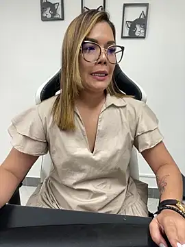 Snapshot of KellyBrooklyn_ chatting on March 15, 2025, 5:04 pm KellyBrooklyn online show from March 15, 2025, 5:04 pm