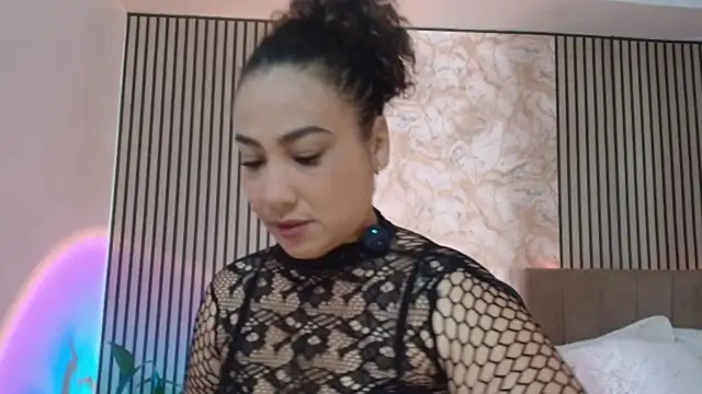 JuliRamirez online show from July 23, 2026, 11:41 am