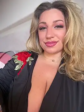 Snapshot of miamellycious chatting on July 12, 2026, 3:03 pm miamellycious online show from July 12, 2026, 3:03 pm