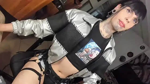 herreraisa official online show from July 24, 2026, 4:54 am