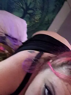 Snapshot of PinkyMarie0729 chatting on November 10, 2025, 8:02 am PinkyMarie0729 online show from November 10, 2025, 8:02 am