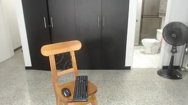 Snapshot of mijal_queen chatting on February 28, 2025, 2:31 am mijal queen online show from February 28, 2025, 2:31 am