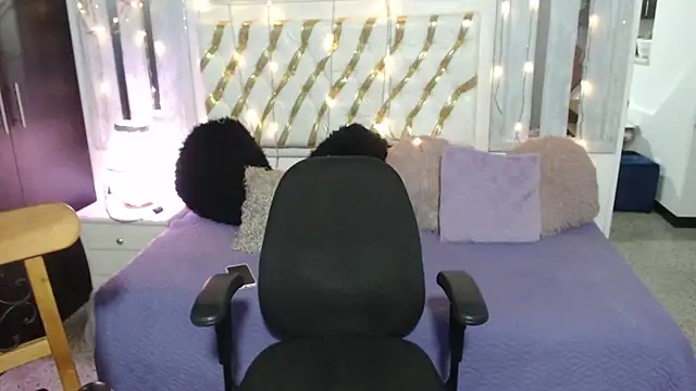 Snapshot of mijal_queen chatting on March 14, 2025, 5:48 am mijal queen online show from March 14, 2025, 5:48 am