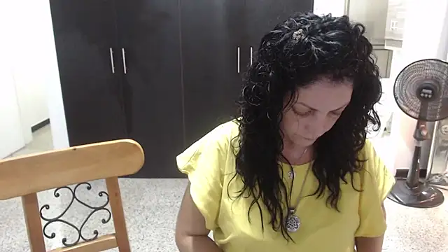 Snapshot of mijal_queen chatting on March 21, 2025, 2:50 am mijal queen online show from March 21, 2025, 2:50 am