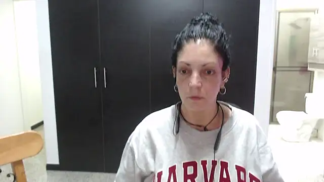 Snapshot of mijal_queen chatting on October 25, 2025, 3:25 am mijal queen online show from October 25, 2025, 3:25 am