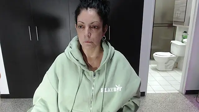 Snapshot of mijal_queen chatting on November 13, 2025, 3:16 am mijal queen online show from November 13, 2025, 3:16 am