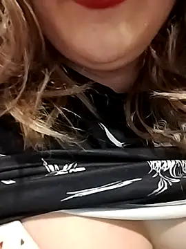 SWEETLUNA077 online show from January 7, 2026, 8:44 pm