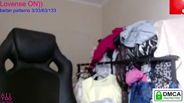 sweet cute cat online show from October 6, 2025, 9:01 pm