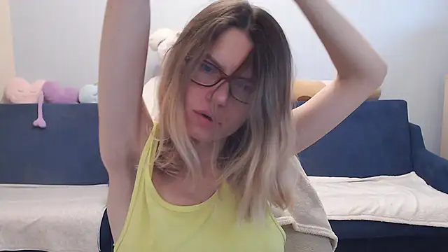 Snapshot of night_is_dark chatting on November 7, 2025, 2:06 pm night is dark online show from November 7, 2025, 2:06 pm