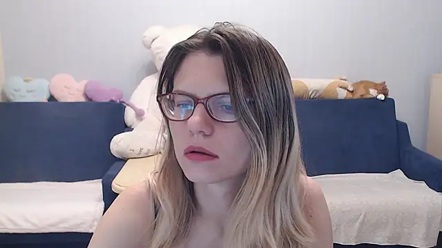 Snapshot of night_is_dark chatting on November 18, 2025, 6:34 pm night is dark online show from November 18, 2025, 6:34 pm