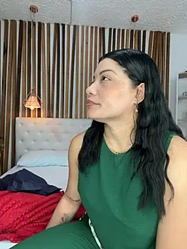 valerie lya online show from February 13, 2026, 2:02 pm