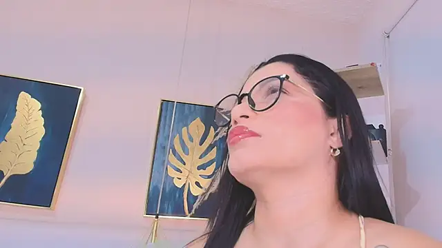 valerie lya online show from June 20, 2026, 1:03 pm