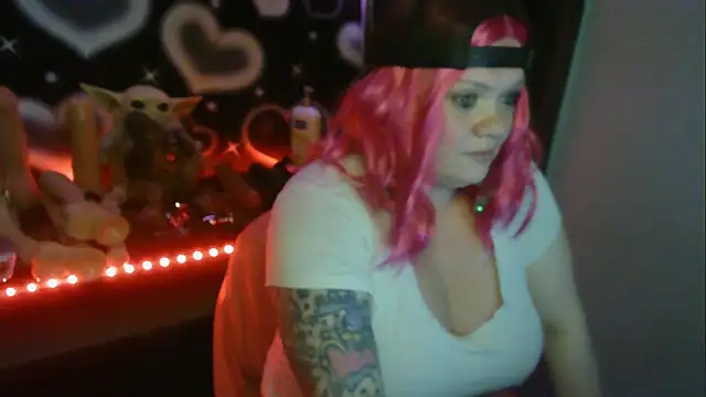 HoneyChambers online show from May 20, 2026, 10:27 pm