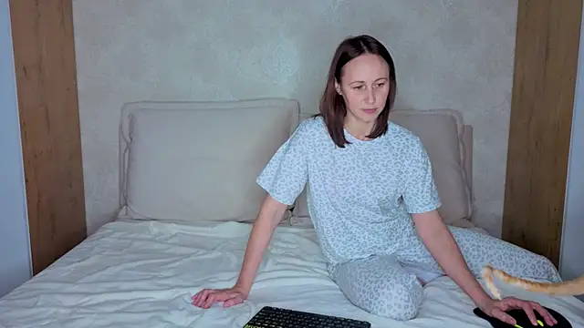 sweeetgirls2021 online show from February 7, 2026, 3:05 pm