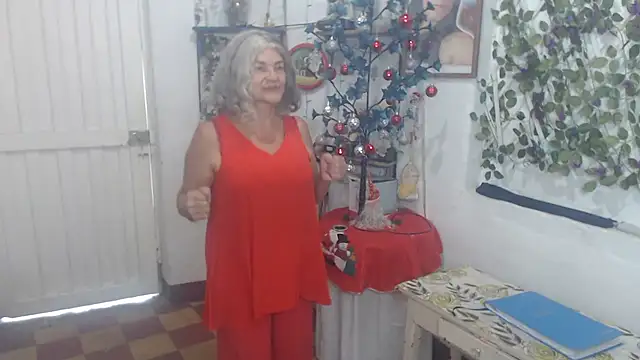 Snapshot of FunnyGrandma chatting on December 15, 2025, 9:19 pm FunnyGrandma online show from December 15, 2025, 9:19 pm