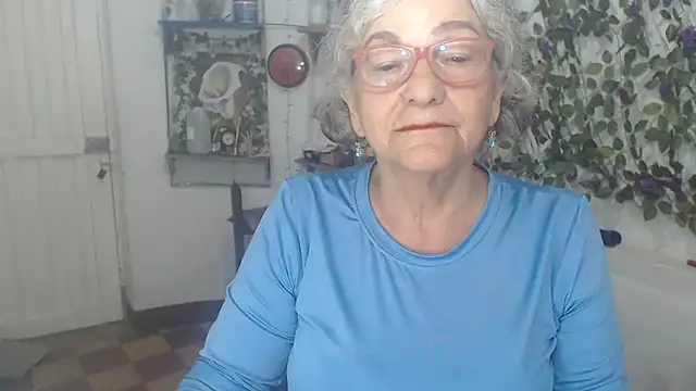 Snapshot of FunnyGrandma chatting on February 21, 2026, 11:50 pm FunnyGrandma online show from February 21, 2026, 11:50 pm