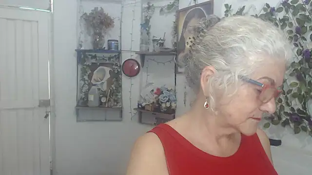 Snapshot of FunnyGrandma chatting on March 1, 2026, 5:15 pm FunnyGrandma online show from March 1, 2026, 5:15 pm