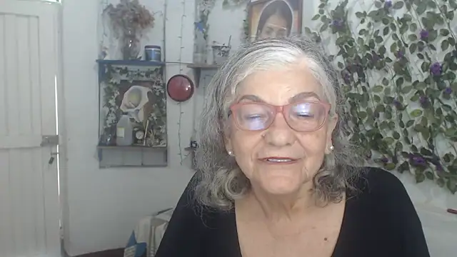 Snapshot of FunnyGrandma chatting on March 2, 2026, 3:19 pm FunnyGrandma online show from March 2, 2026, 3:19 pm