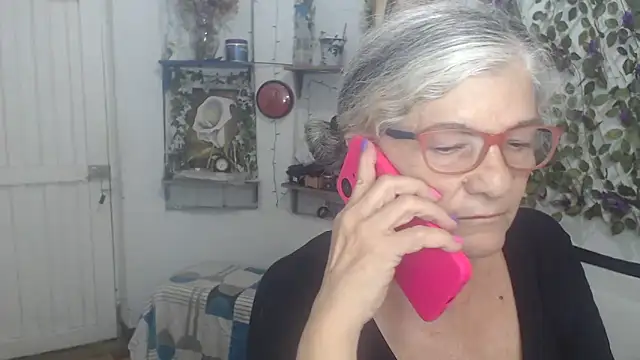 Snapshot of FunnyGrandma chatting on March 5, 2026, 12:17 am FunnyGrandma online show from March 5, 2026, 12:17 am