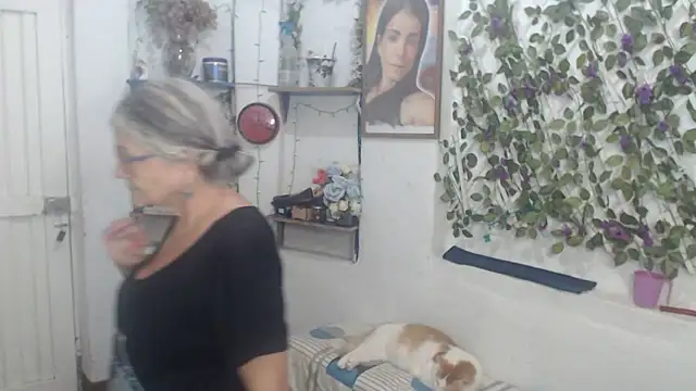 Snapshot of FunnyGrandma chatting on March 7, 2026, 12:18 am FunnyGrandma online show from March 7, 2026, 12:18 am