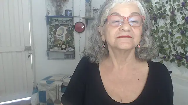 Snapshot of FunnyGrandma chatting on March 9, 2026, 3:16 pm FunnyGrandma online show from March 9, 2026, 3:16 pm
