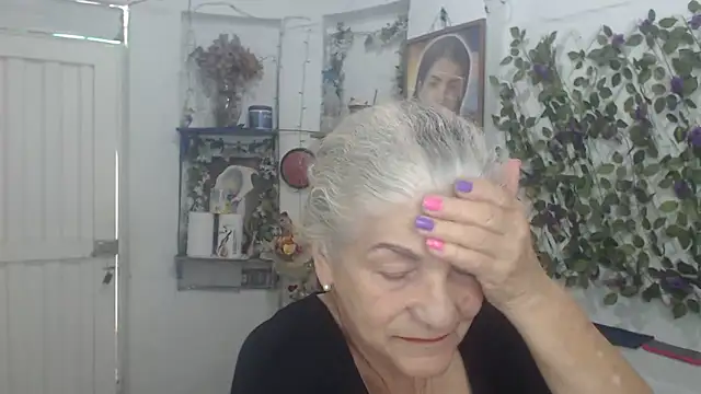 Snapshot of FunnyGrandma chatting on March 13, 2026, 2:45 pm FunnyGrandma online show from March 13, 2026, 2:45 pm