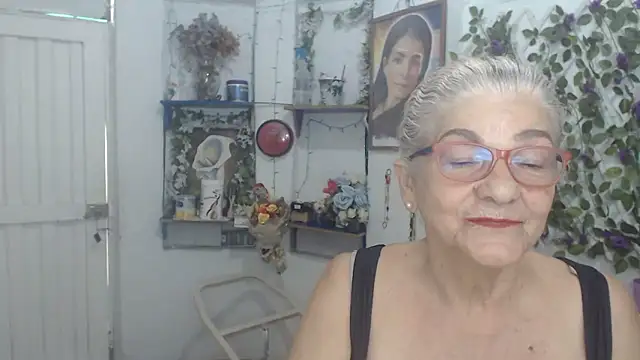 Snapshot of FunnyGrandma chatting on March 14, 2026, 7:30 pm FunnyGrandma online show from March 14, 2026, 7:30 pm