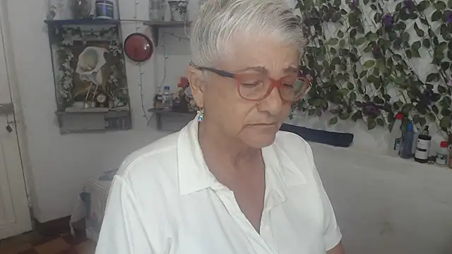 Snapshot of FunnyGrandma chatting on March 23, 2026, 12:14 am FunnyGrandma online show from March 23, 2026, 12:14 am