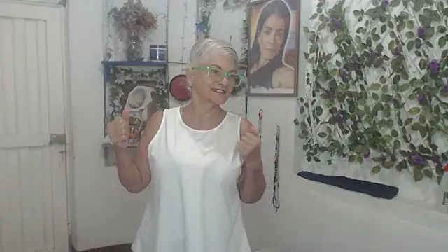 Snapshot of FunnyGrandma chatting on March 26, 2026, 9:31 pm FunnyGrandma online show from March 26, 2026, 9:31 pm