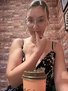 The Snowwhitee online show from September 14, 2025, 8:13 am