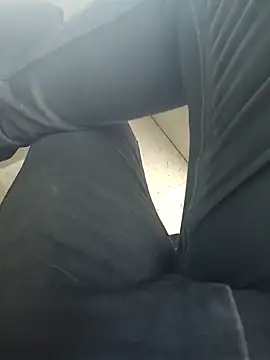 Snapshot of coolrocky346 chatting on February 13, 2025, 8:38 am coolrocky346 online show from February 13, 2025, 8:38 am