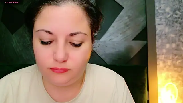 Snapshot of AleshaArabian chatting on January 12, 2025, 8:14 pm AleshaArabian online show from January 12, 2025, 8:14 pm