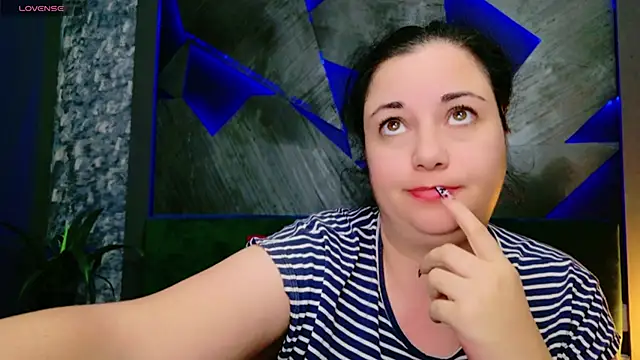 Snapshot of AleshaArabian chatting on January 24, 2025, 6:25 pm AleshaArabian online show from January 24, 2025, 6:25 pm