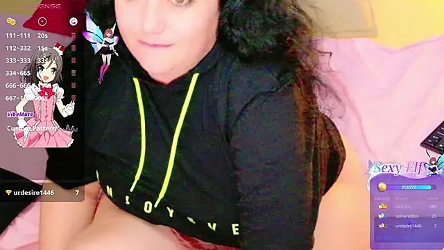 Snapshot of AleshaArabian chatting on March 12, 2025, 3:35 am AleshaArabian online show from March 12, 2025, 3:35 am