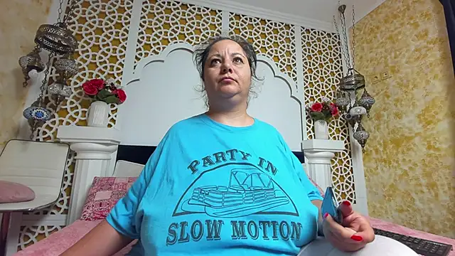 Snapshot of AleshaArabian chatting on September 16, 2025, 2:34 am AleshaArabian online show from September 16, 2025, 2:34 am